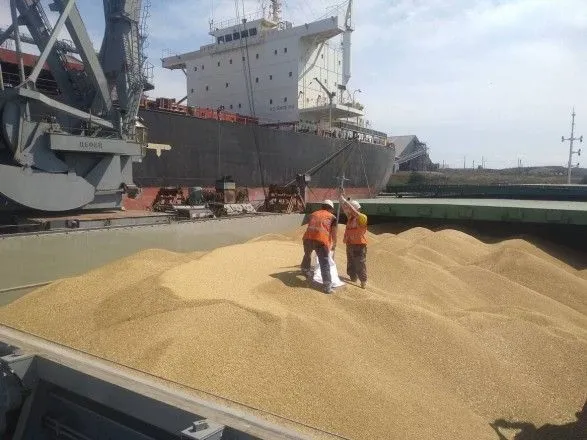 Экспорт зерна: АМПУ формирует первый караван из морских портов Украины и принимает заявки на следующие