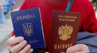 В Минреинтеграции готовят наказание для всех, кто на оккупированных территориях получит российский паспорт, хотя раньше предлагали «брать и уезжать»