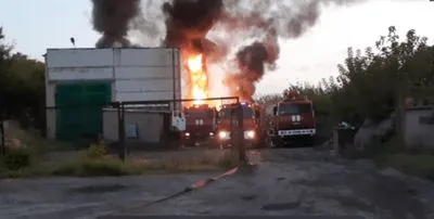 У загарбників палає: в окупованому Донецьку горить нафтобаза