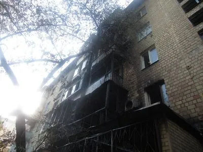 Курив на балконі та спалив 10 квартир: киянину загрожує 8 років за гратами