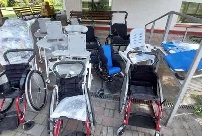 "МХП-Громади" передал из Польши коляски для реабилитационного центра во Львове