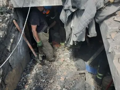 Вражеский обстрел Торецка: из-под завалов жилого дома извлекли тела мужчины и женщины