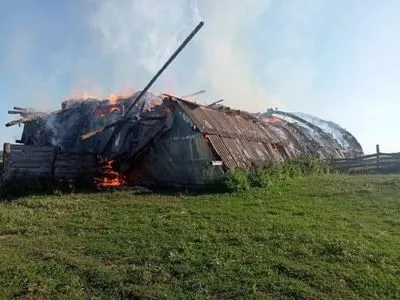Рашисты из минометов и артиллерии обстреляли Сумскую область: попали в ферму