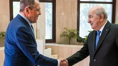 Алжир веде переговори із росією про вступ до групи БРІКС