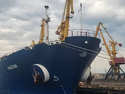 Первое судно с зерном вышло из одесского порта - министр