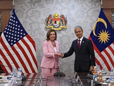 Пелосі прибула до Малайзії, напруга щодо візиту на Тайвань наростає