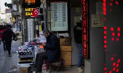 Інфляція в Туреччині зросла майже до 80%, вдаривши по споживачам