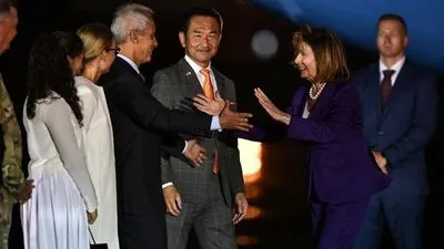 Спикер Палаты представителей США Пелоси приземлилась в Японии – последняя остановка в поездке по Азии