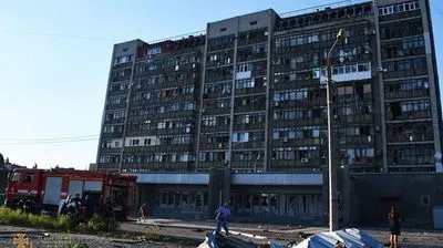Оккупанты четыре раза за ночь обстреляли Николаев: мэр показал последствия вражеской атаки