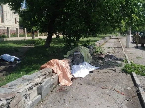 Окупанти обстріляли Торецьк на Донеччині: восьмеро загиблих, серед поранених діти