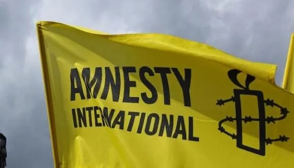 Amnesty International: українські військові наражають на небезпеку мирне населення, розміщуючи техніку та озброєння в житлових районах