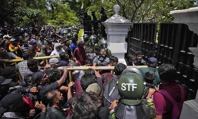 Уряд Шрі-Ланки звинувачують у жорстокому поводженні з протестувальниками