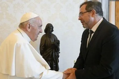 Посол України при Святому Престолі запросив Папу Франциска до України