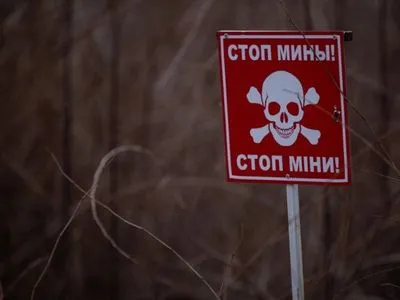 рашисти розкидають протипіхотні міни вздовж оборонних ліній на Донбасі – британська розвідка