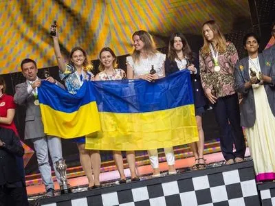 "Шах, мат, Слава Україні!": Зеленський привітав жіночу збірну з перемогою на шаховій Олімпіаді