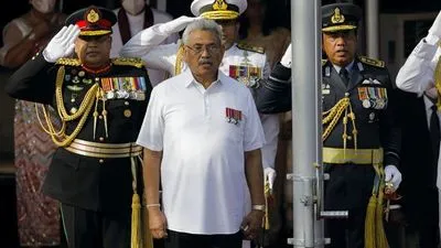 Экс-президент Шри-Ланки прибыл в Бангкок после бегства от протестов