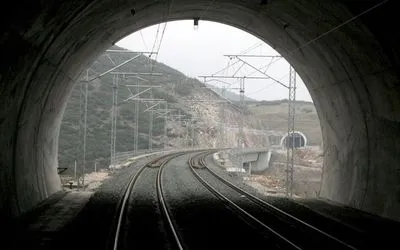 На севере Греции поезд убил троих мигрантов