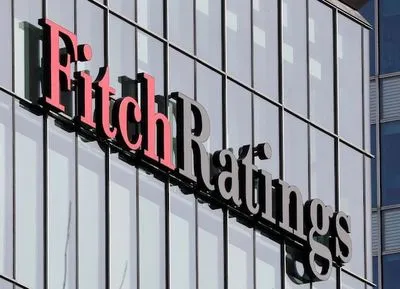 S&P та Fitch знизили рейтинг України в іноземній валюті