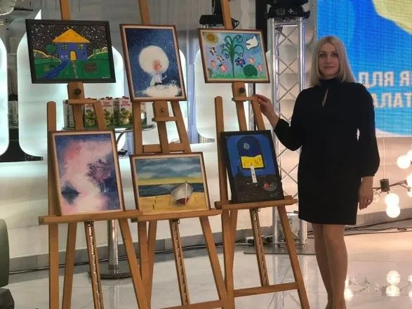 В Винницкой области состоялся благотворительный аукцион, на котором продавали картины детей-переселенцев
