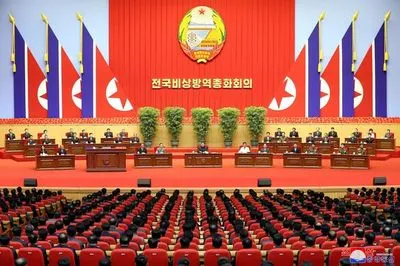 Північна Корея скасувала мандат на маски після "перемоги" над Covid