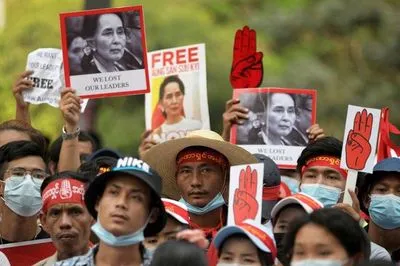 Франция осудила заключение лидера оппозиции Мьянмы Су Чжи