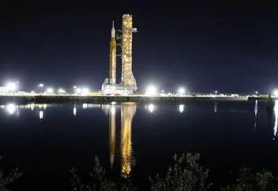 NASA готовит к дебютному запуску гигантскую лунную ракету