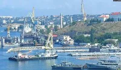 В окупованому Севастополі завантажили ракети "Калібр" на підводний човен чф рф - ЗМІ