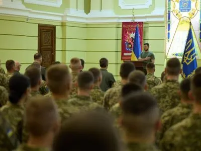 Зеленский во Львове посетил Национальную академию Сухопутных войск, преподаватели которой защищали подступы к Киеву