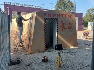 В Харькове установили первую остановку-укрытие