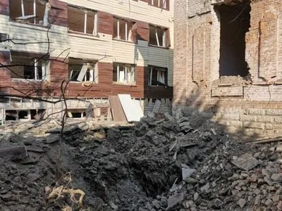 россияне ударили по Донецкой области еще 24 раза, в Краматорске уничтожили колледж: показали последствия