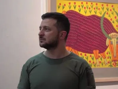 Зеленський відвідав унікальну виставку української художниці Марії Примаченко