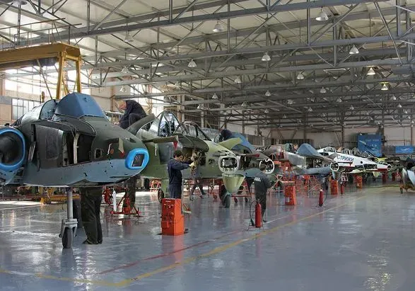 россия в срочном порядке начала восстанавливать свои боевые самолеты в беларуси