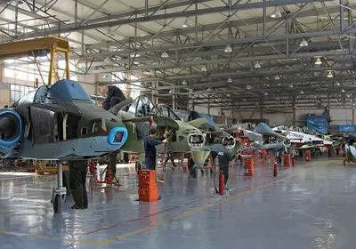 росія у терміновому порядку почала відновлювати свої бойові літаки у білорусі