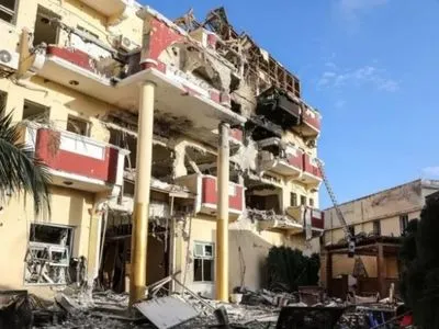 В Сомали боевики "Аль-Каиды" устроили штурм в одной из гостиниц: погиб 21 человек