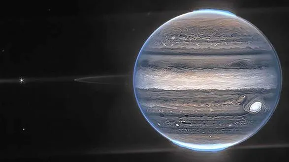 Телескоп "Джеймс Уэбб" сделал сюрреалистические снимки полярных сияний Юпитера