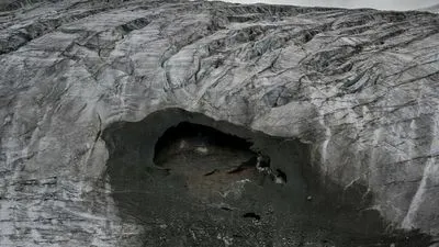 Розмір швейцарських льодовиків скоротився вдвічі з 1931 року - дослідження