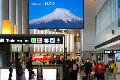 Японія розглядає можливість послаблення обмежень COVID-19 для туристів наступного місяця