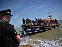 У Великій Британії фіксують рекордний наплив мігрантів через Ла-Манш