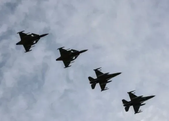 Российские военные самолеты вошли в воздушную буферную зону Южной Кореи