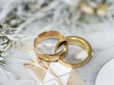 В День Независимости в Украине поженились 392 пары