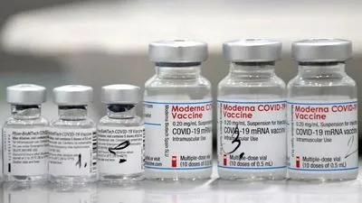 Moderna подає до суду на Pfizer/BioNTech за порушення патентних прав на вакцину від COVID