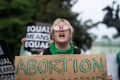 13 из 50 штатов США уже запретили аборты. Ожидается, что еще дюжина присоединится