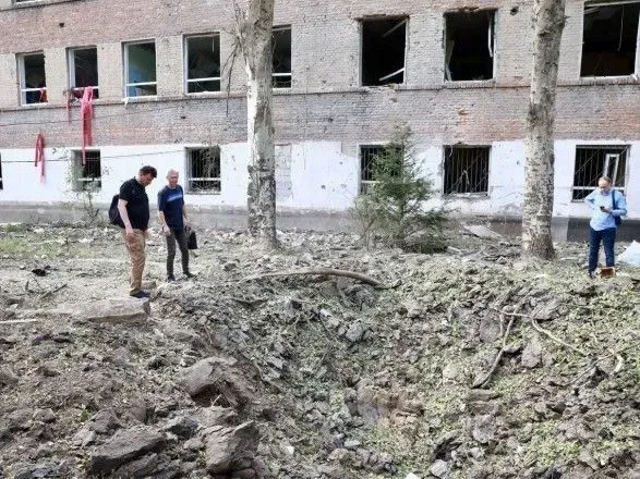 Голова Запорізької ОВА показав відео зруйнованого навчального закладу, який вночі обстріляли росіяни