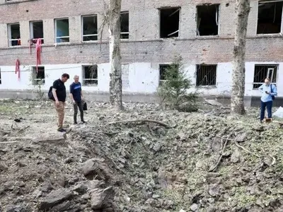 Глава Запорожской ОВА показал видео разрушенного учебного заведения, которое ночью обстреляли россияне