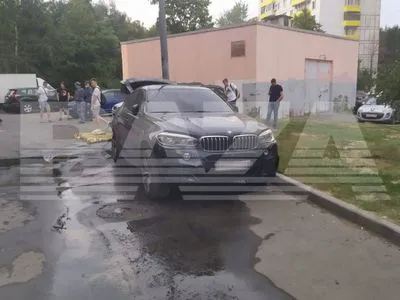 Відповідає за військову цензуру: у Москві підпалили автомобіль заступника начальника управління Генштабу зс рф