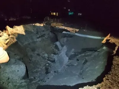 Мэр Харькова показал последствия ночных прилетов: пострадало историческое здание и школа