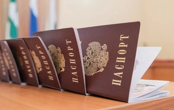 Євросоюз не визнаватиме російські паспорти, видані на тимчасово окупованих територіях - Боррель