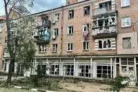 Захватчики в очередной раз накрыли "Градами" Никополь: есть пострадавшая, повреждены 12 многоэтажек