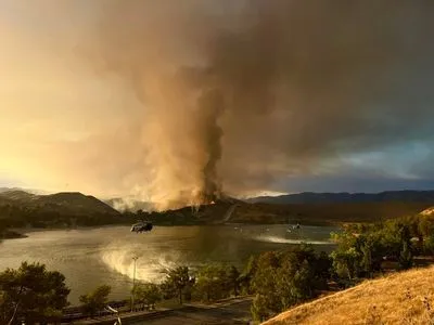 Лісові пожежі спалахнули по всій Каліфорнії. Виснажлива хвиля тепла охопила штат