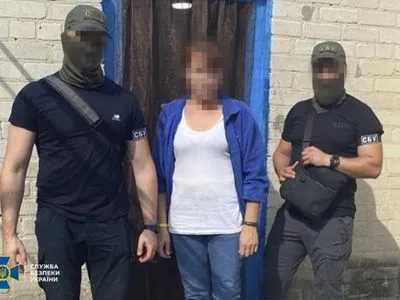 Вивідувала дані у чоловіка: дружину військового ЗСУ викрили на співпраці з росією